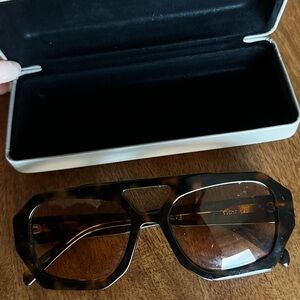 VEHLA Tortoise Sunglasses